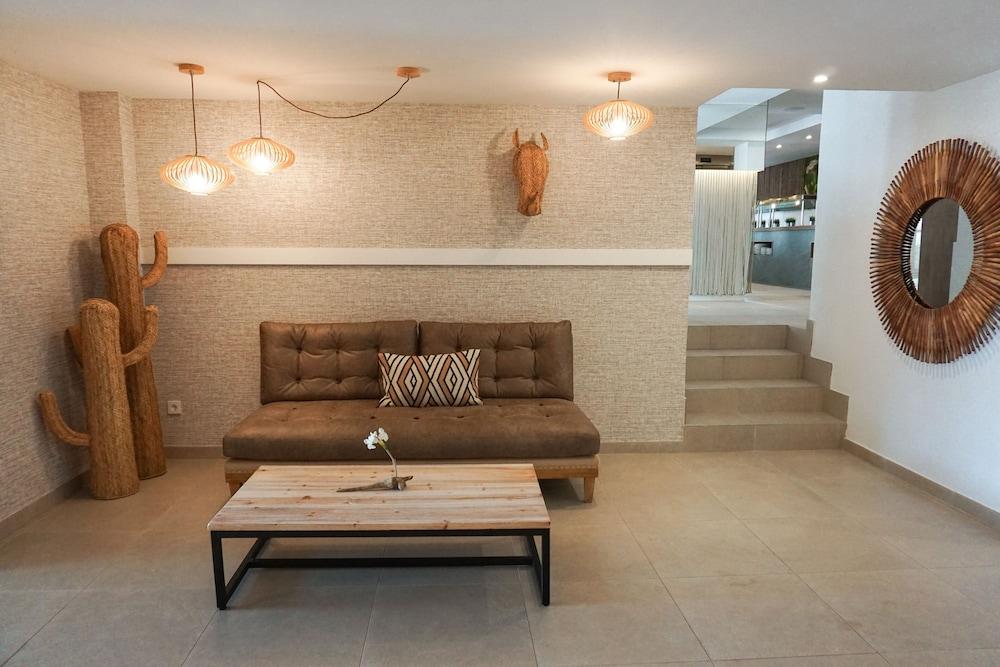 Hoposa Pollentia - Adults Only 4*